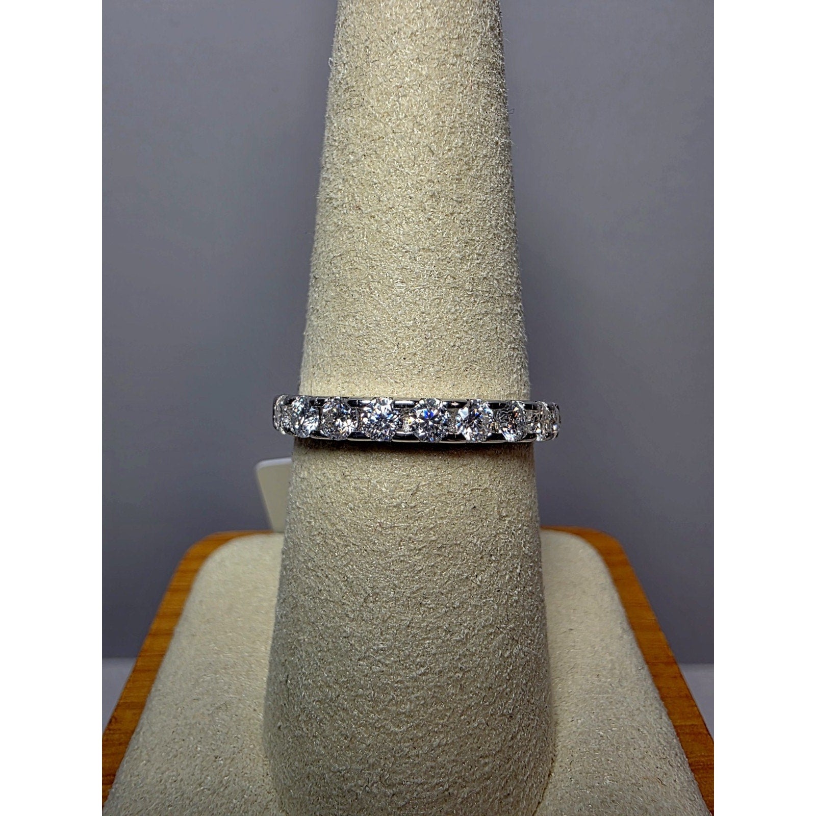 S8 0.96ctw Moissanite Eternity Band 925 Sterling Silver Solid Back