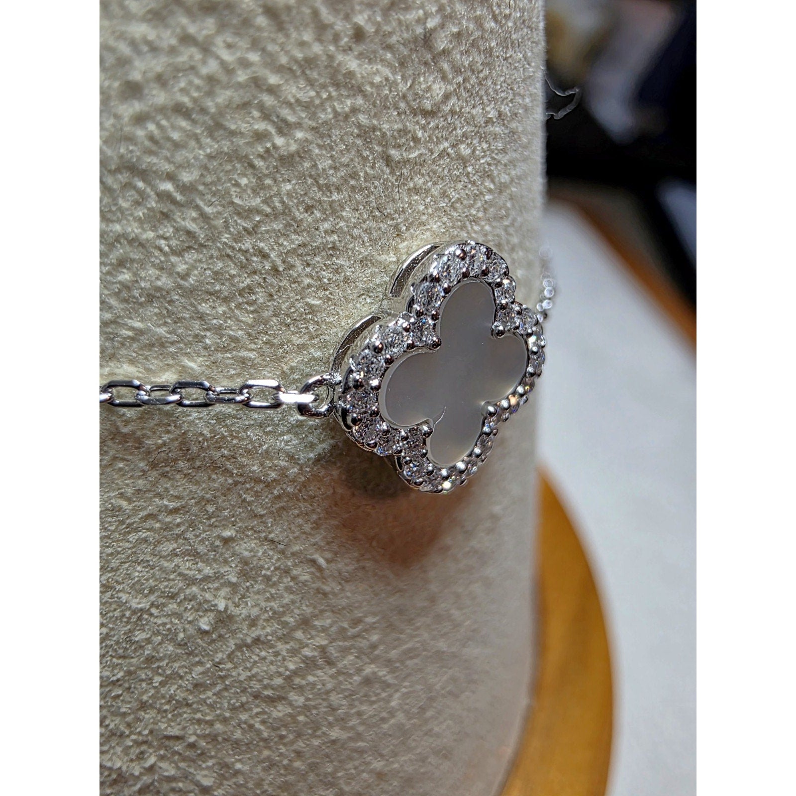 7+1" 0.44ctw Moissanite & MOP Clover Bracelet 925 Sterling Silver