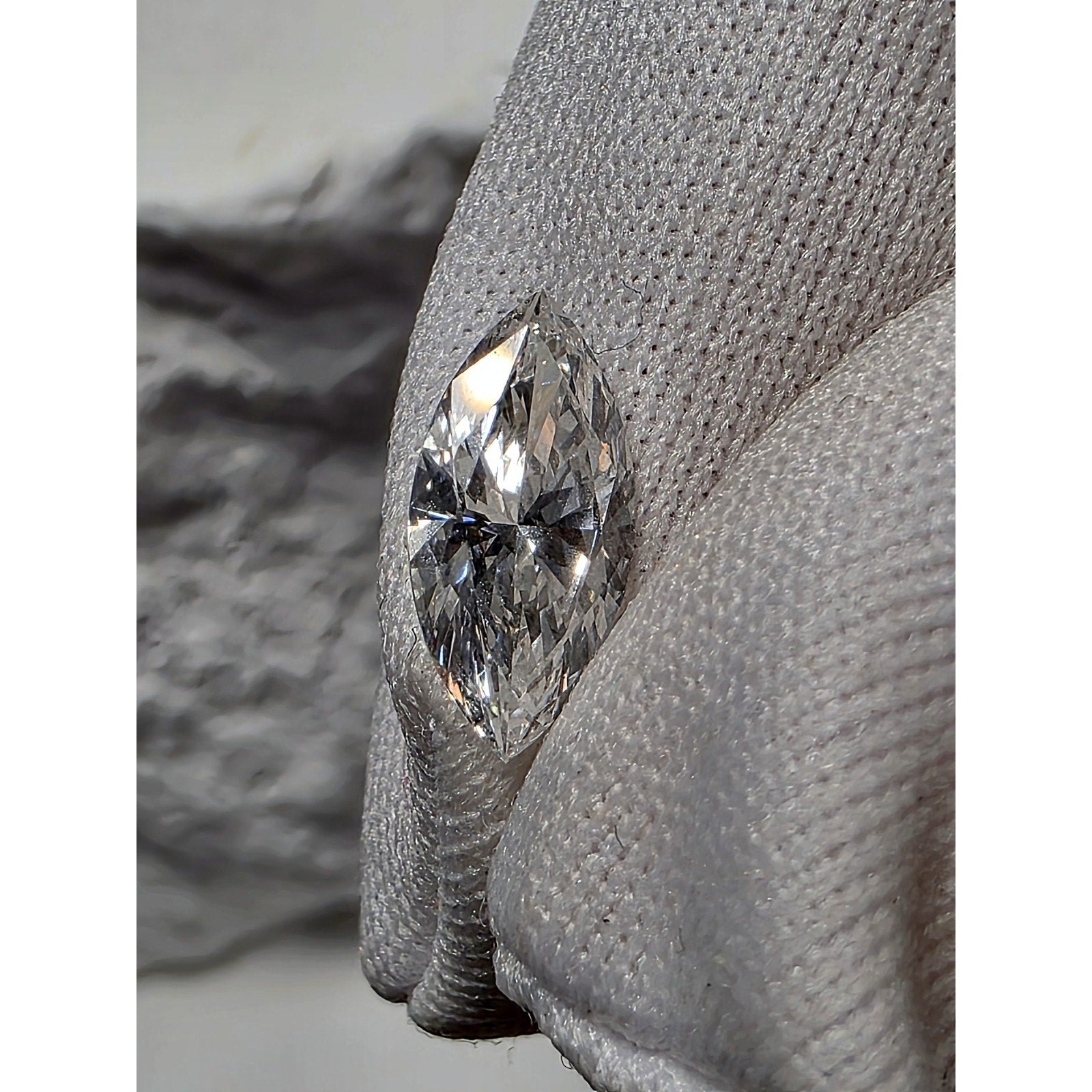 1.0ct Marquise Brilliant Cut Lab Diamond CVD IGI Certified Color:E Clarity: VS1