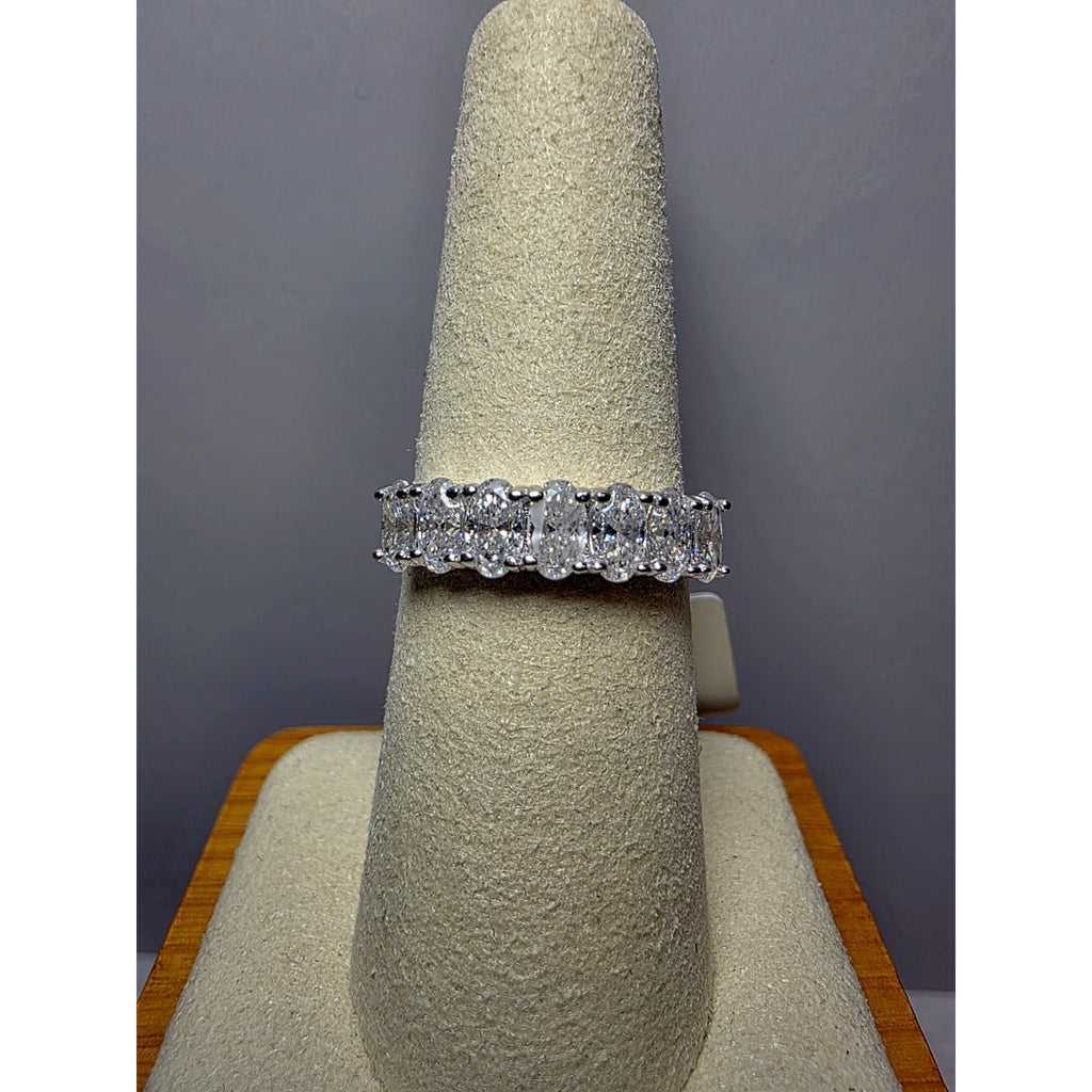 S7 2.16ctw Oval Moissanite Band