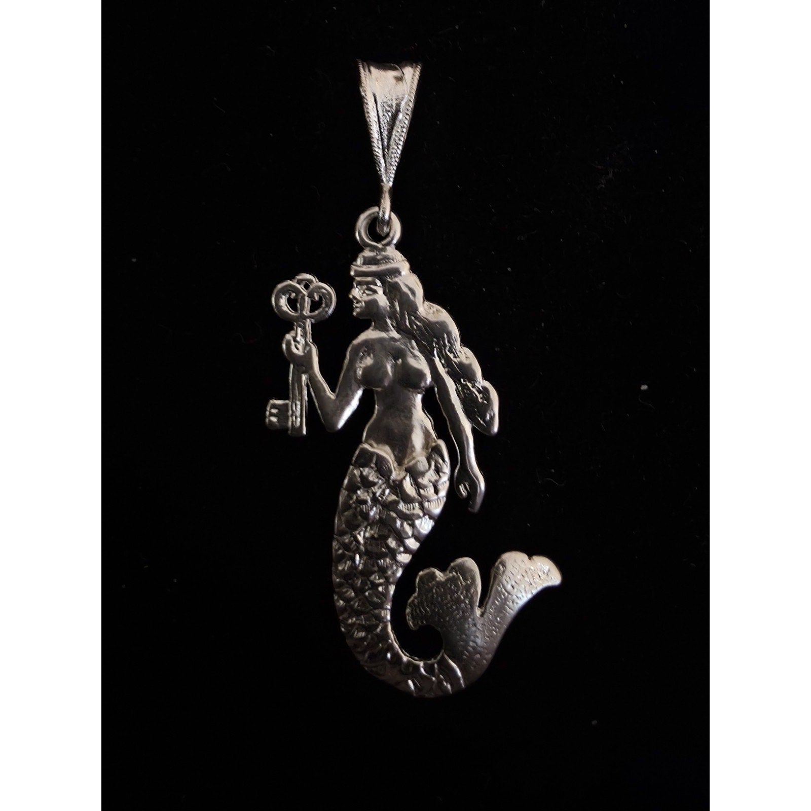 Handmade Mermaid Pendant holding Key w/Moving Tail 925 Solid Sterling Silver