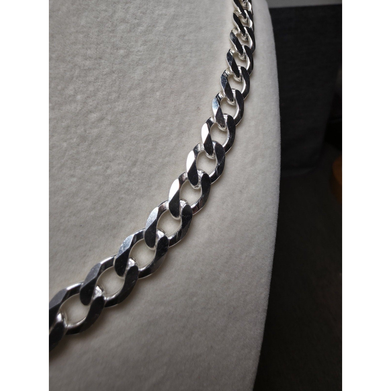 24" 8.8mm Cuban Curb Link Chain 51.08g 925 Sterling Silver w/ Lobster