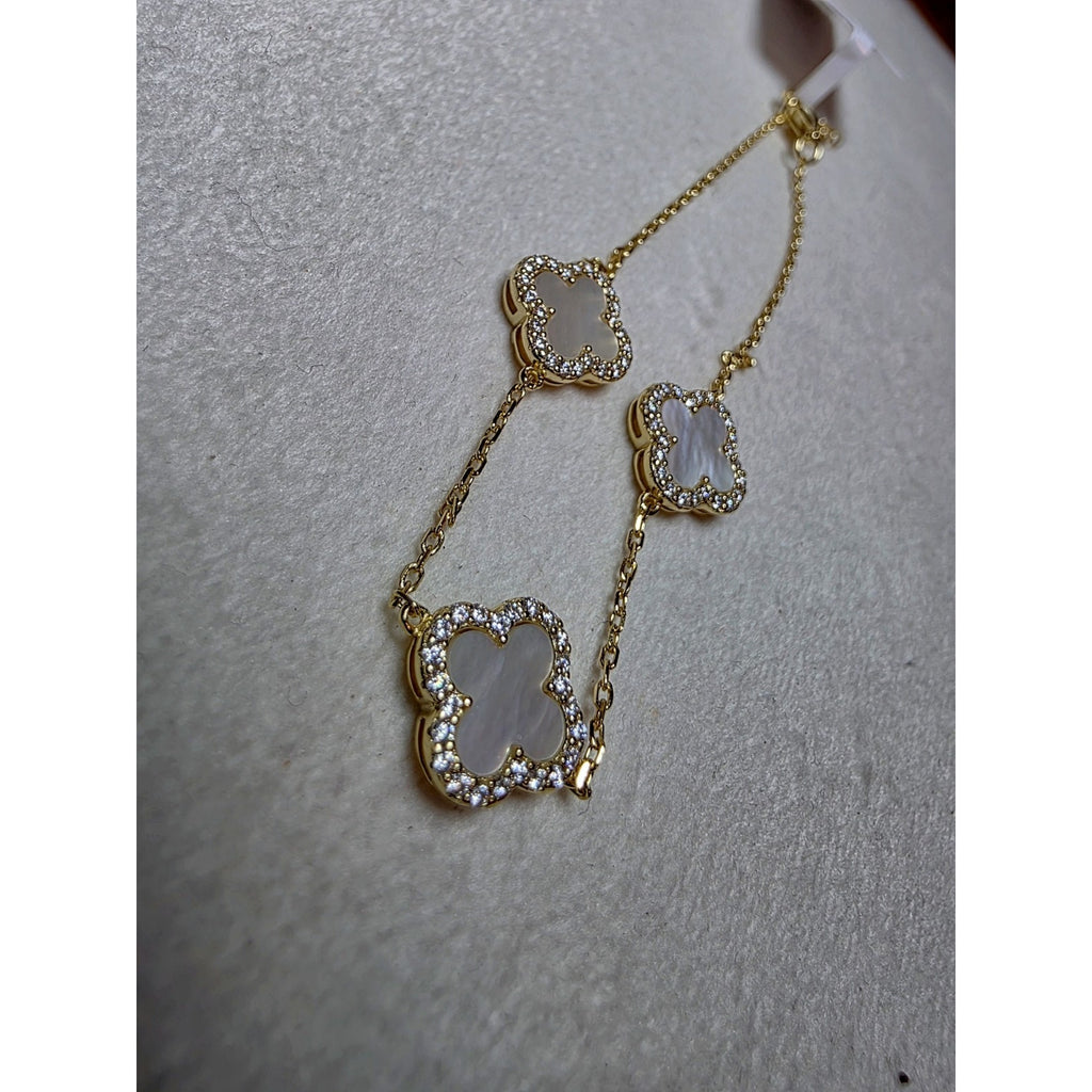 7-8" MOP 0.44ctw Moissanite Clover Gold Over 925 Sterling Silver Braclet