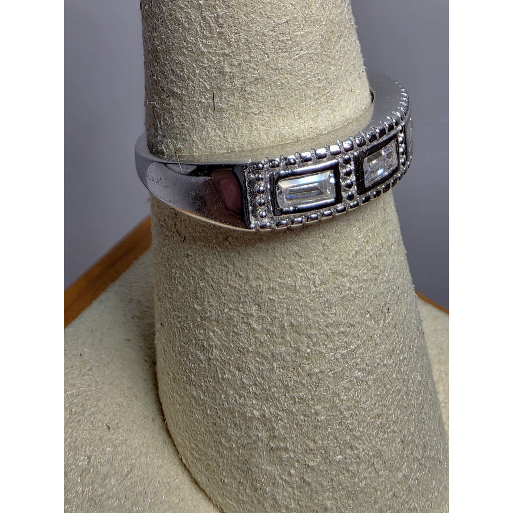 S7.5 CZ Baguettes and Moissanite Band