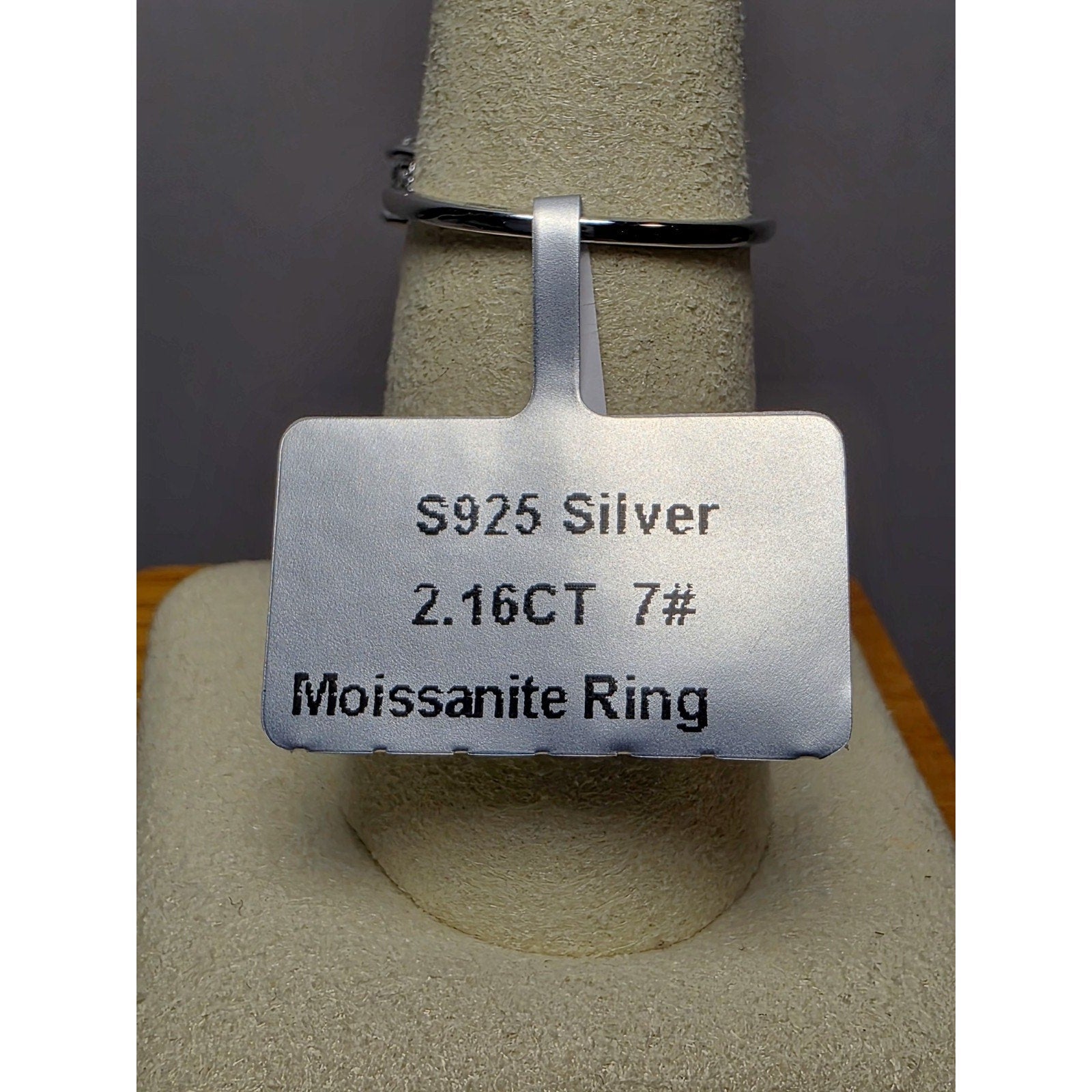 S7 2.16ctw Oval Moissanite Band