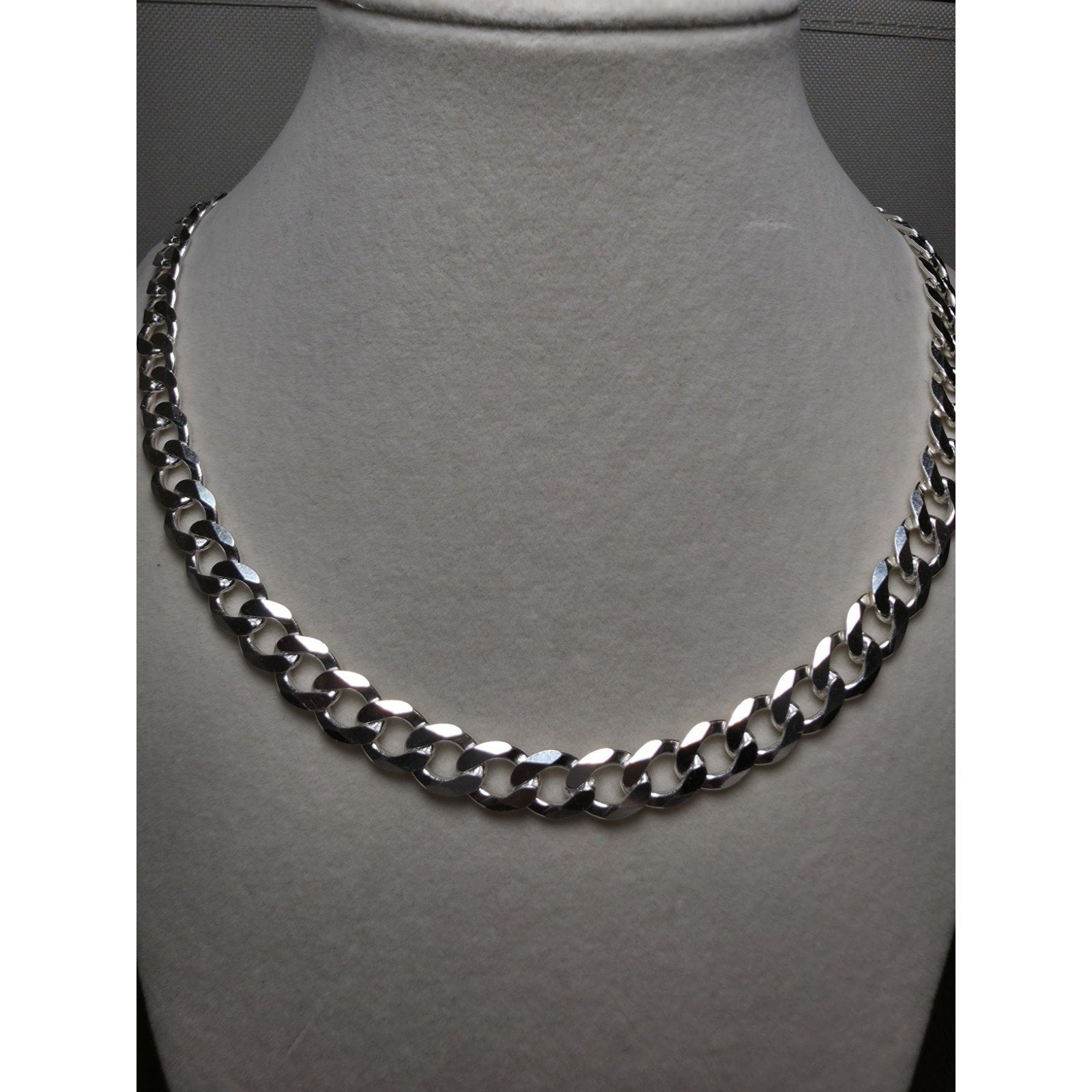 24" 8.8mm Cuban Curb Link Chain 51.08g 925 Sterling Silver w/ Lobster