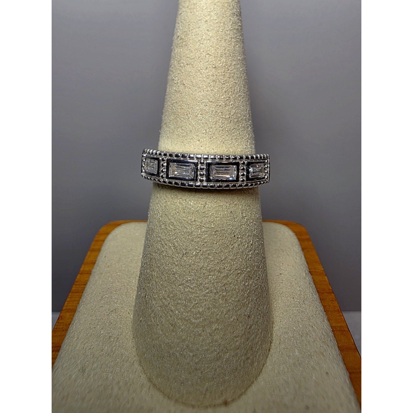 S7.5 CZ Baguettes and Moissanite Band