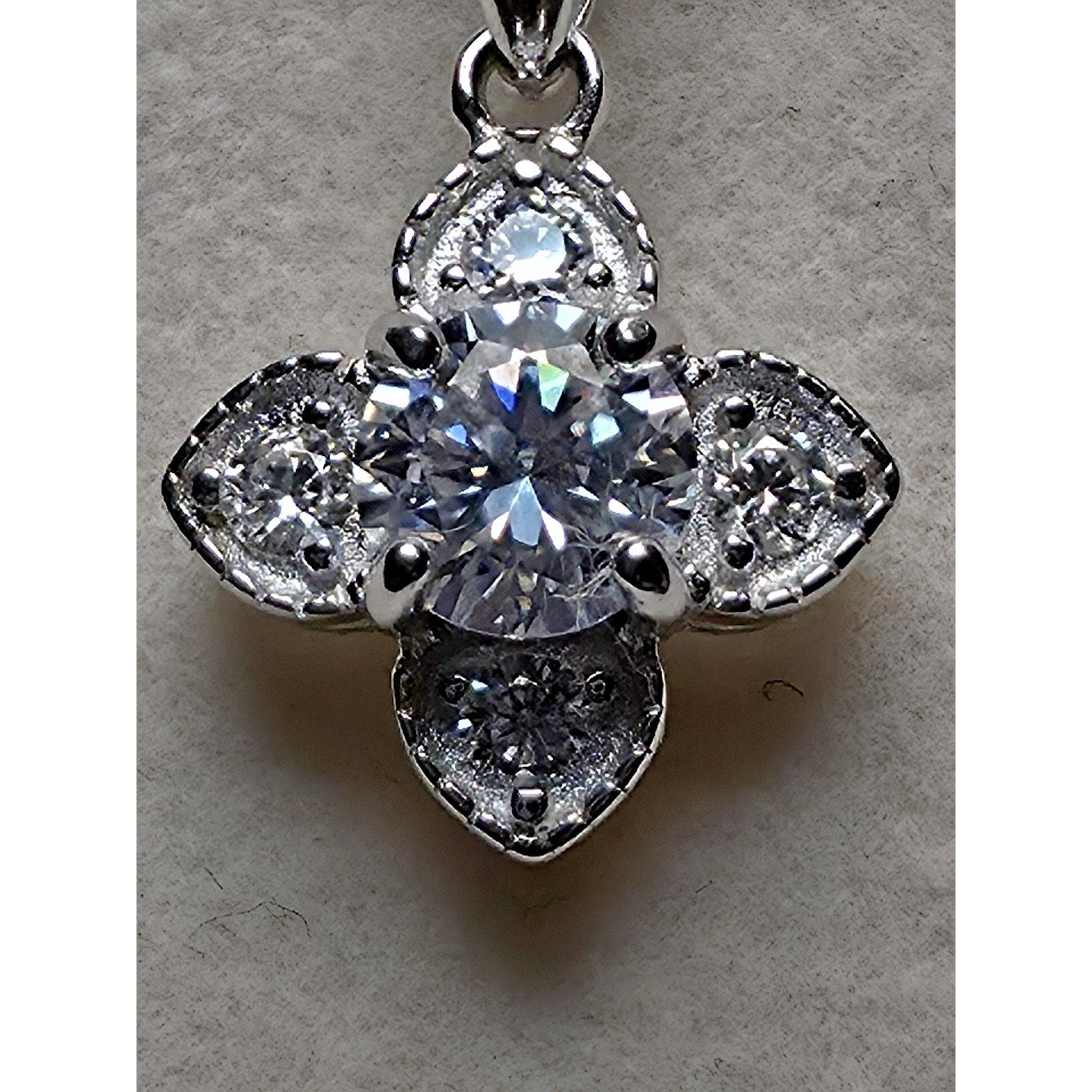 18" 0.65ctw Moissanite Clover Pendant w/Beaded Necklace 925 Sterling Silver