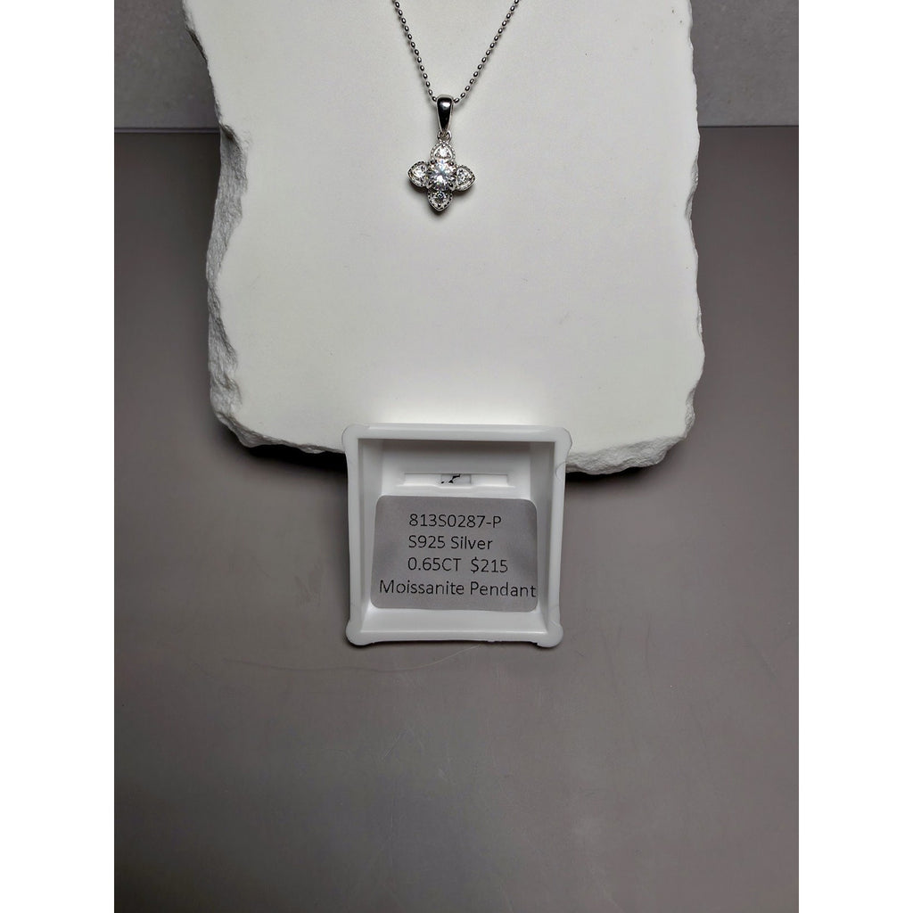 18" 0.65ctw Moissanite Clover Pendant w/Beaded Necklace 925 Sterling Silver